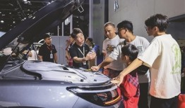金秋十月汽车消费迎来“开门红” 新能源车表现亮眼