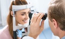 带眼镜看手机是弯的怎么回事手机眼镜「带眼镜看手机是弯的怎么回事」