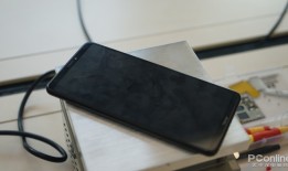 正在阅读：拆解！荣耀Note10 ！The NINE液冷技术让你游戏降5℃拆解！荣耀Note10 ！The NINE液冷技术让你游戏降5℃石墨烯手机「正在阅读：拆解！荣耀Note10 ！The NINE液冷技术让你游戏降5℃拆解！荣耀Note10 ！The NINE液冷技术让你游戏降5℃」