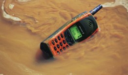 20年后终成标配 解读手机防水背后故事防水手机「20年后终成标配 解读手机防水背后故事」