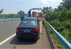 平度汽车脱困_汽车24小时救援｜汽车脱困